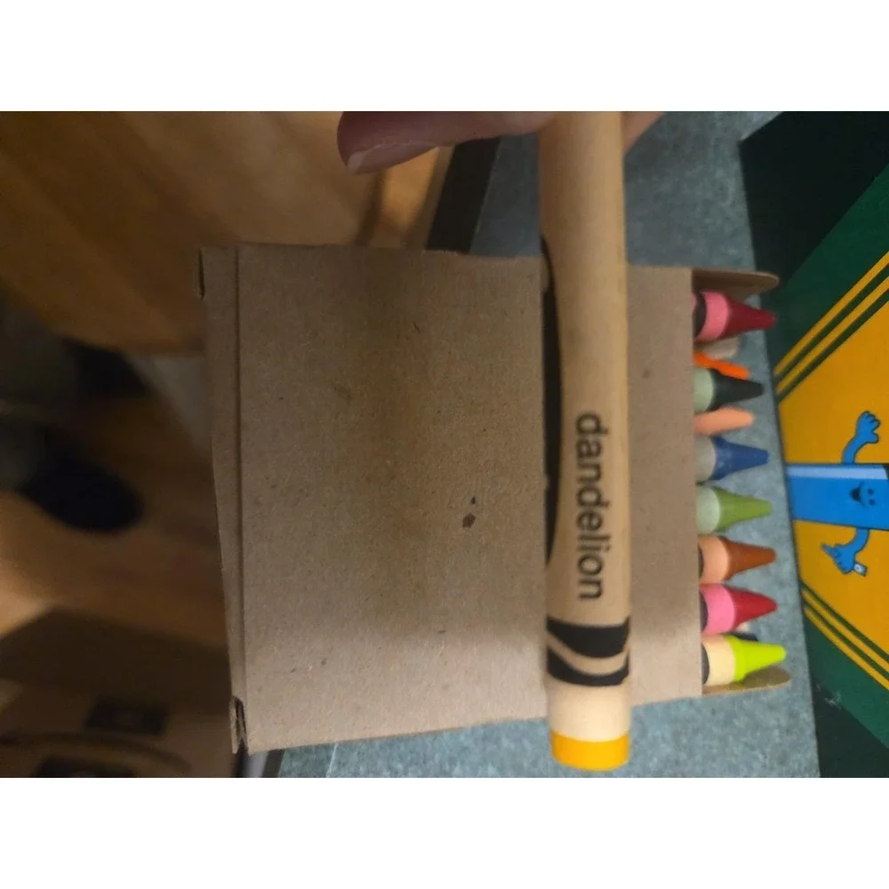 Vintage Box 64 Crayola Crayons 1990 Built-in Sharpener Retired Colors USA New